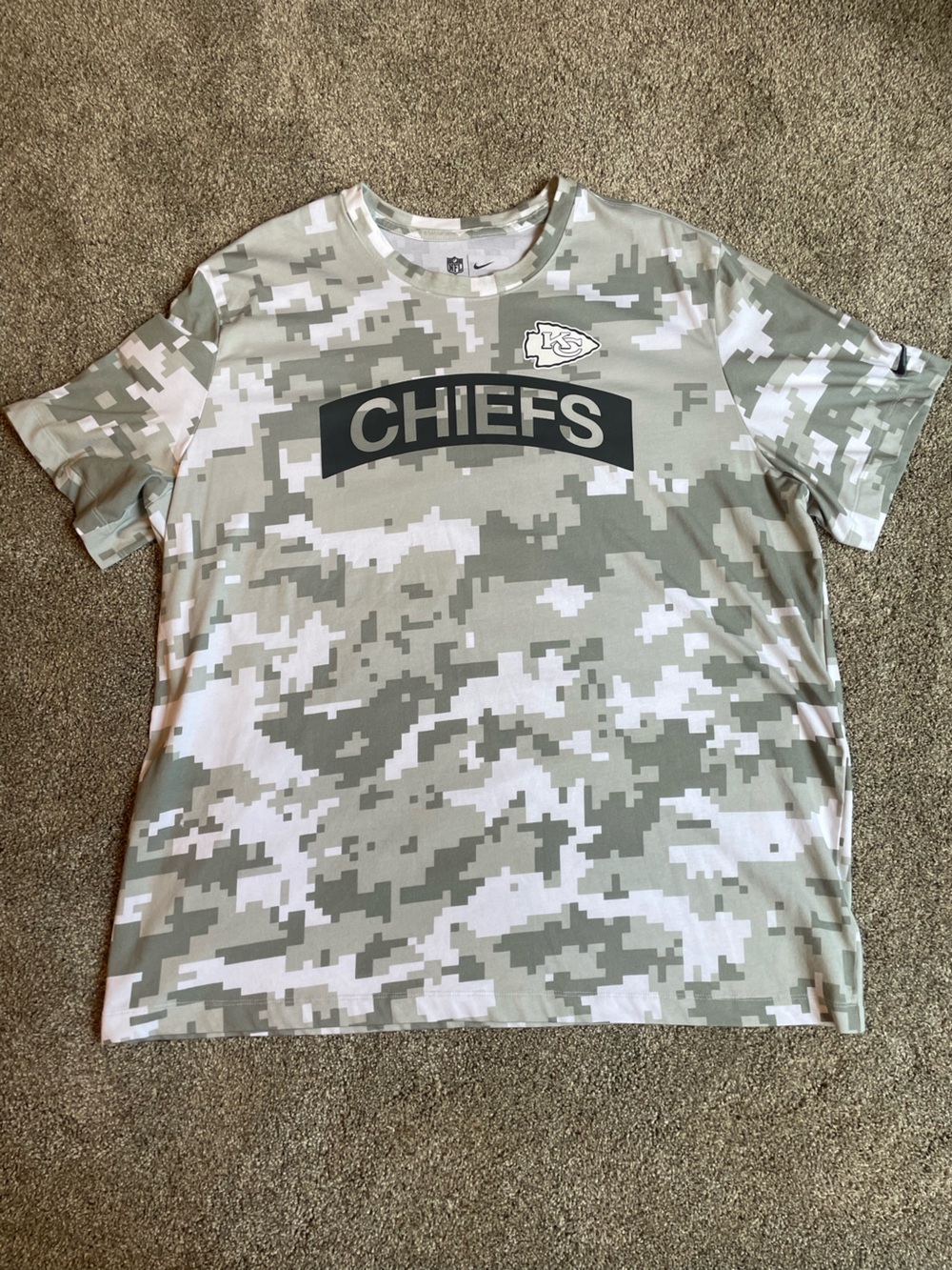 Nike Men's Kansas City Chiefs Salute To Service Short Sleeve T-Shirt XXL